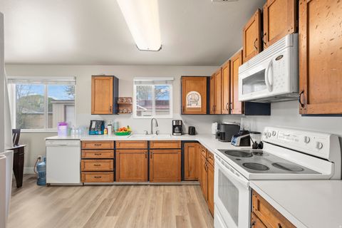 Tiny photo for 691 N 400 E, American Fork, UT 84003 (MLS # 2148247)