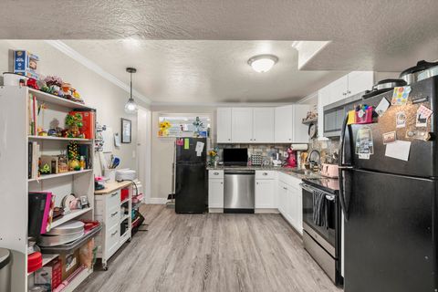 Tiny photo for 691 N 400 E, American Fork, UT 84003 (MLS # 2148247)