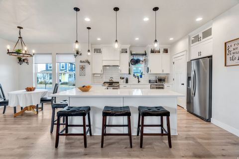 Tiny photo for 6228 W COPPERHAWK DR S, South Jordan, UT 84009 (MLS # 2138057)