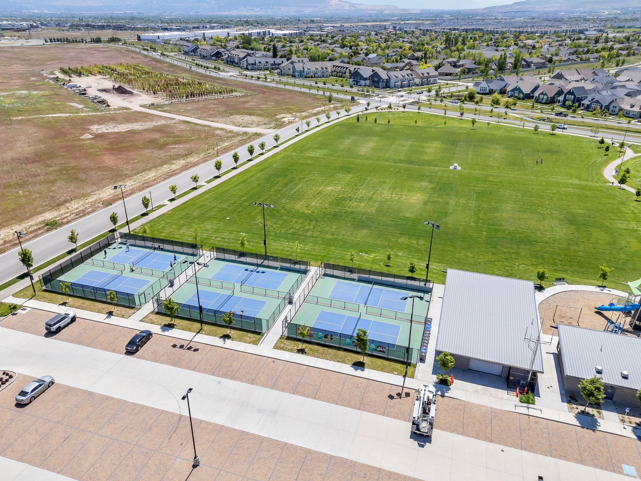 DAYBREAK - Residential