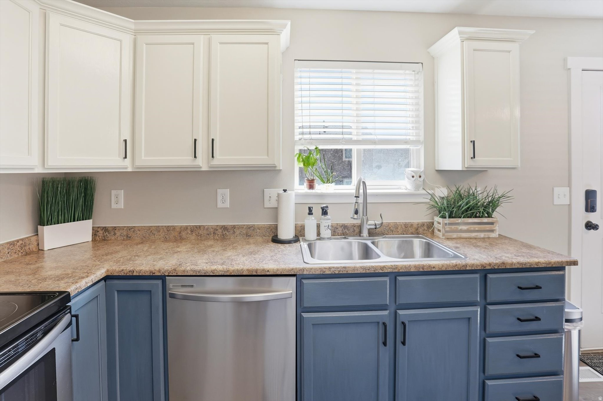 SILVER LAKE - Residential