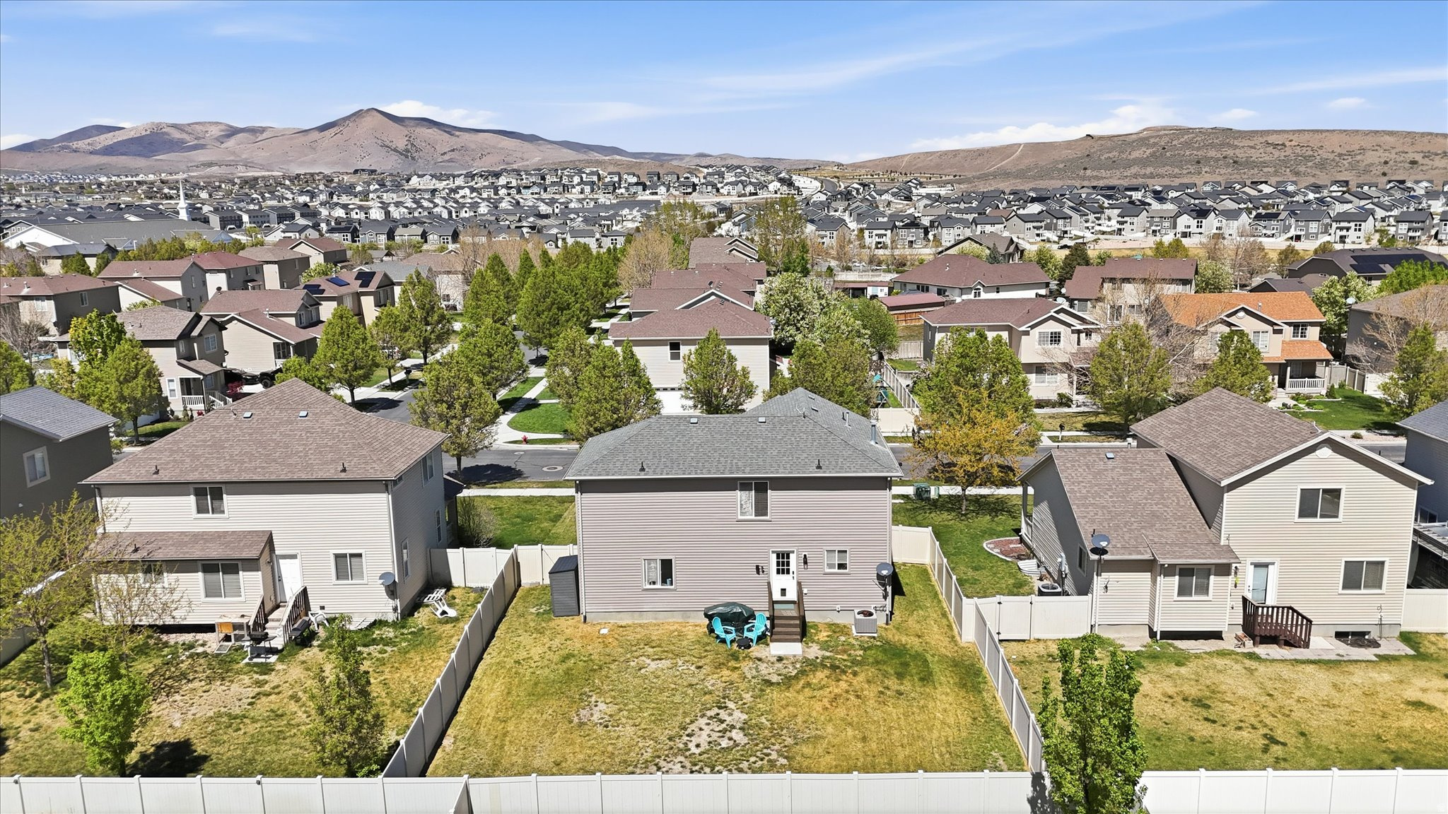 SILVER LAKE - Residential