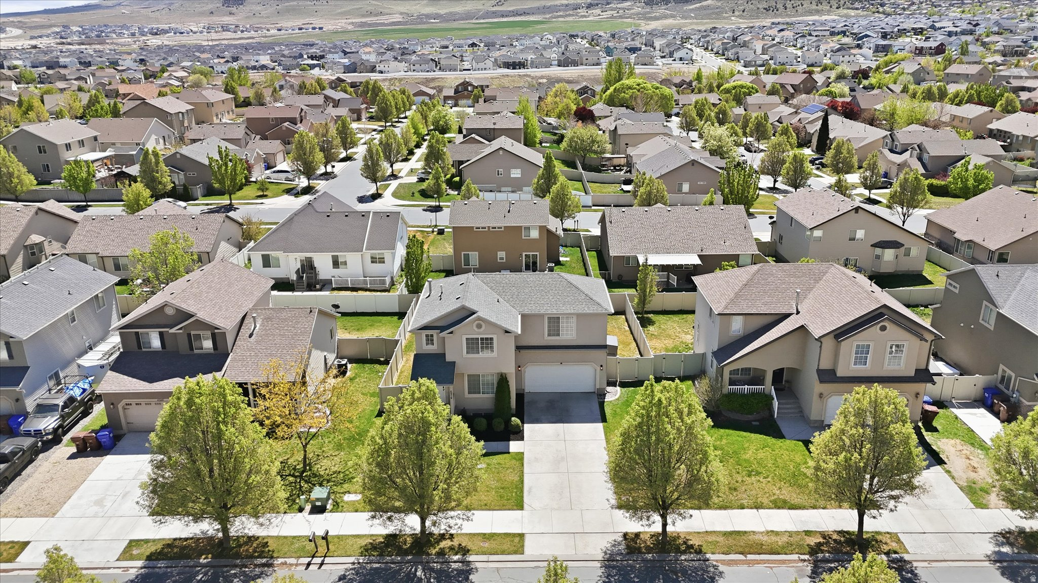 SILVER LAKE - Residential