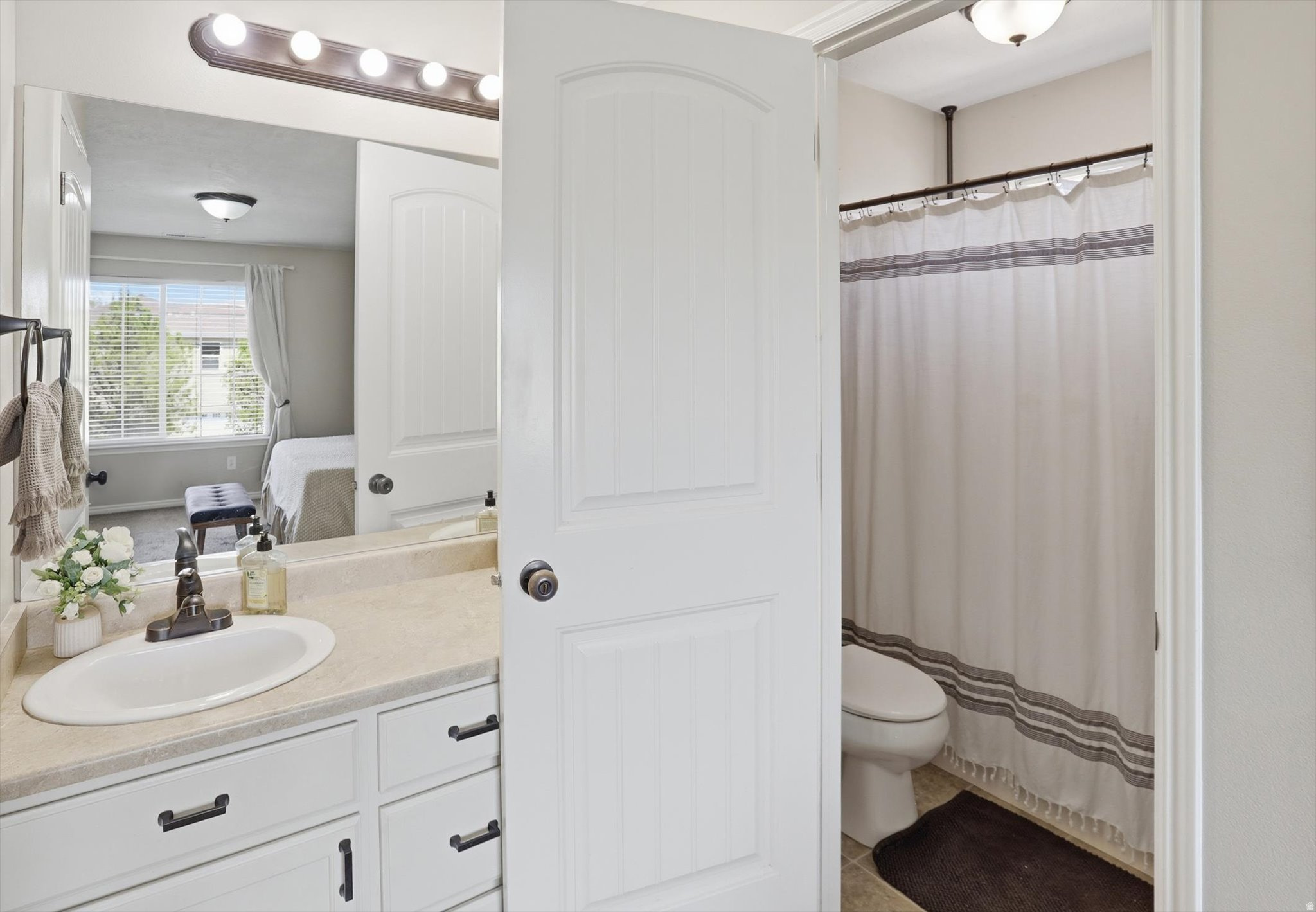 SILVER LAKE - Residential