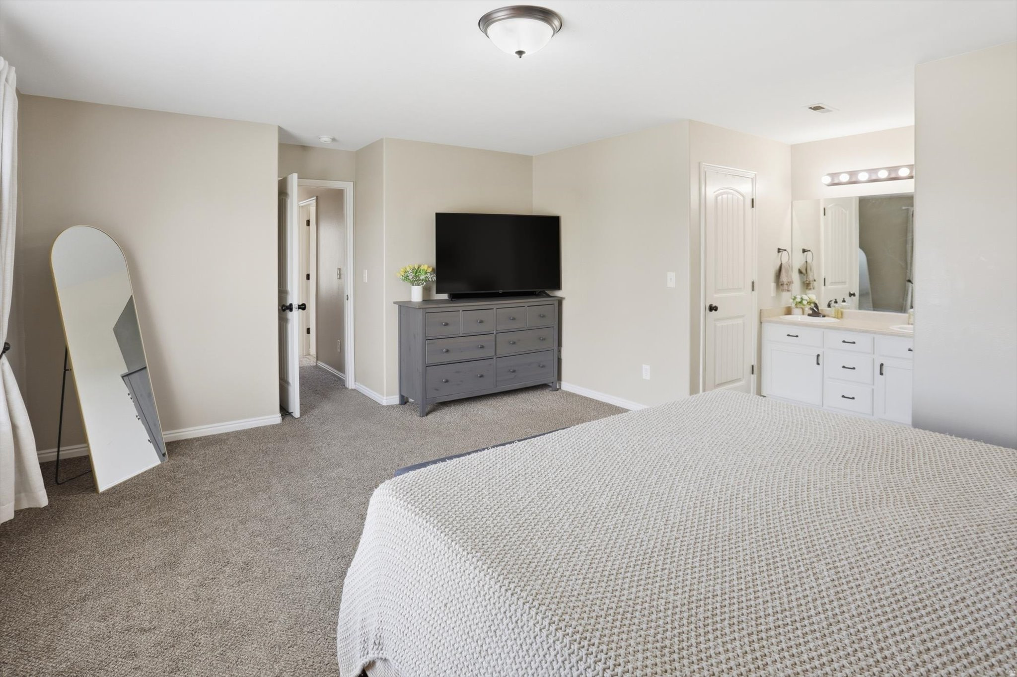 SILVER LAKE - Residential