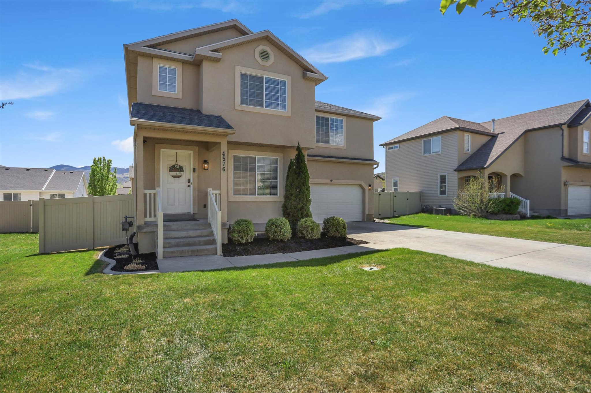 SILVER LAKE - Residential