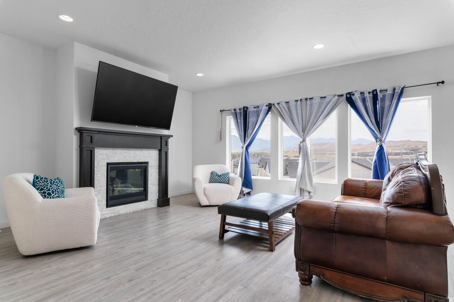 SCENIC MOUNTAIN - Residential