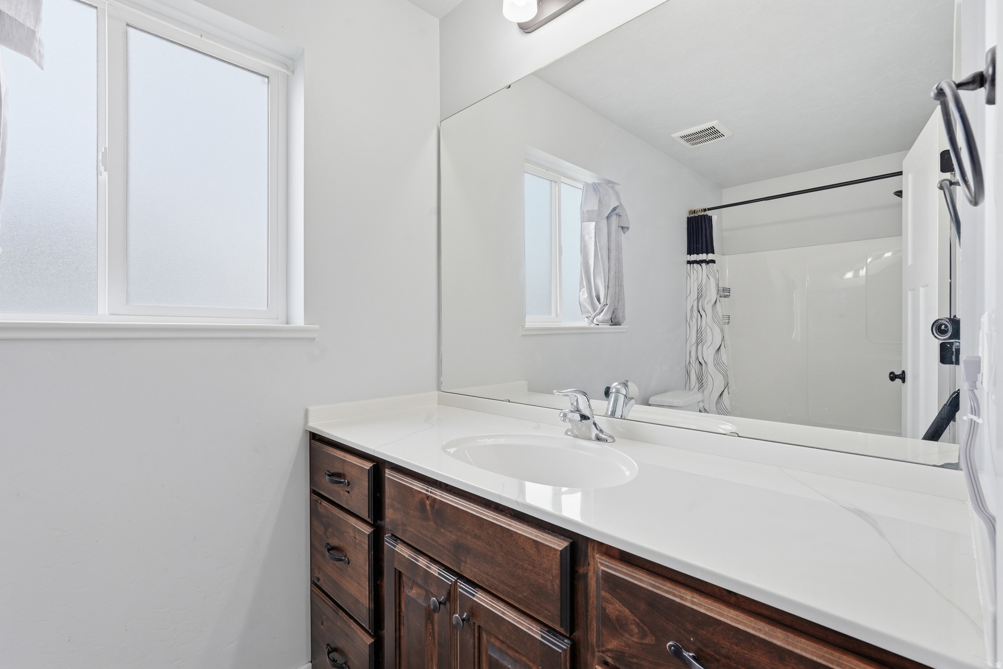 COUNTRY LANE - Residential