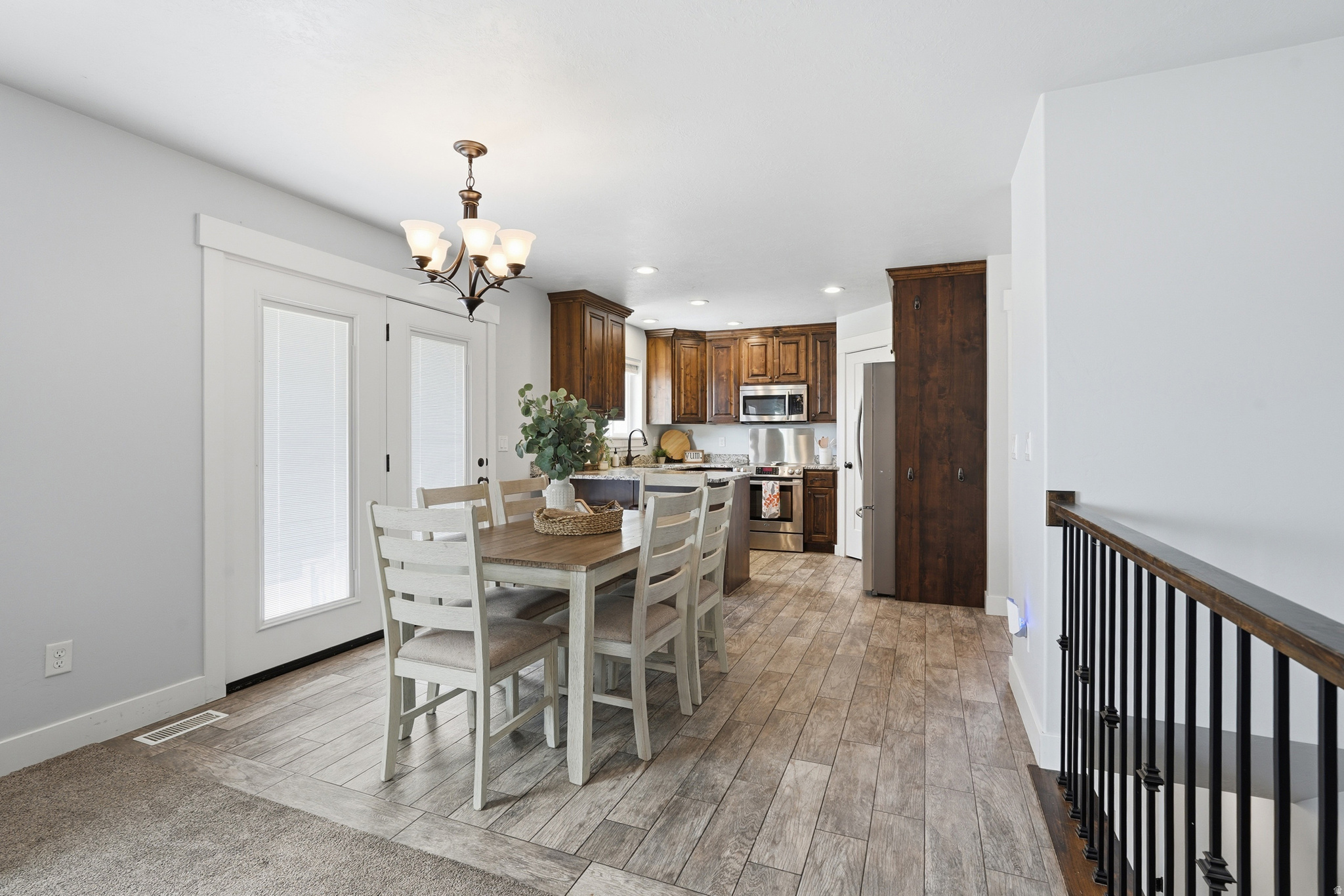 COUNTRY LANE - Residential