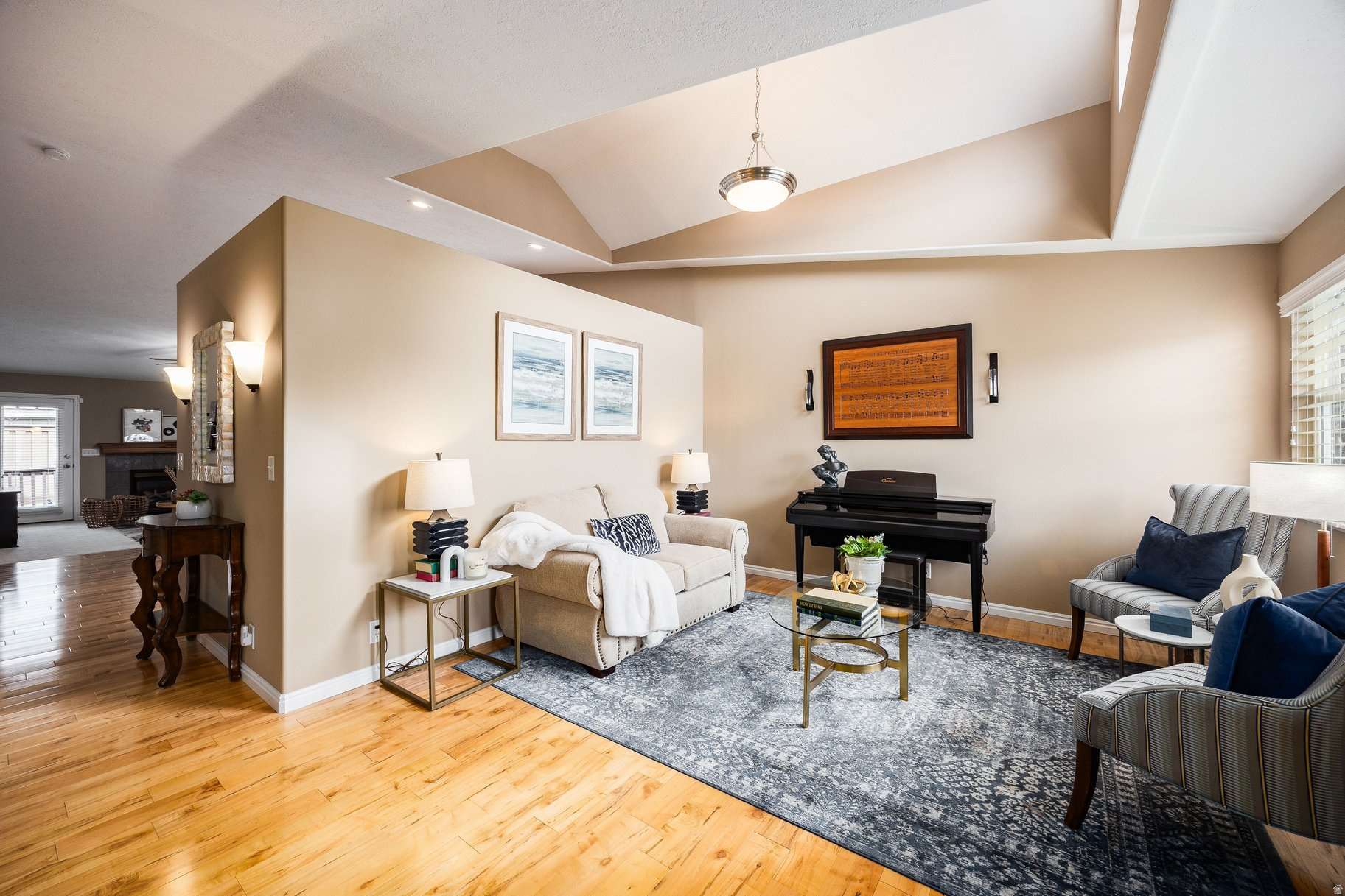 1049 E GRANITE MILL CT