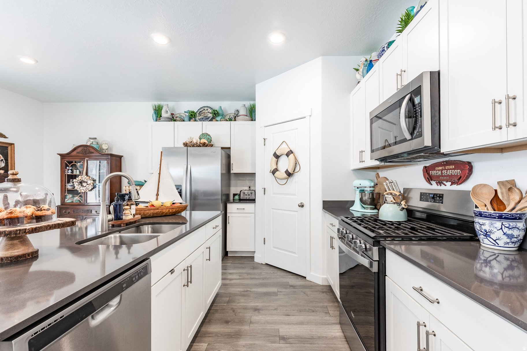 FOOTHILL VILLAGE - Residential