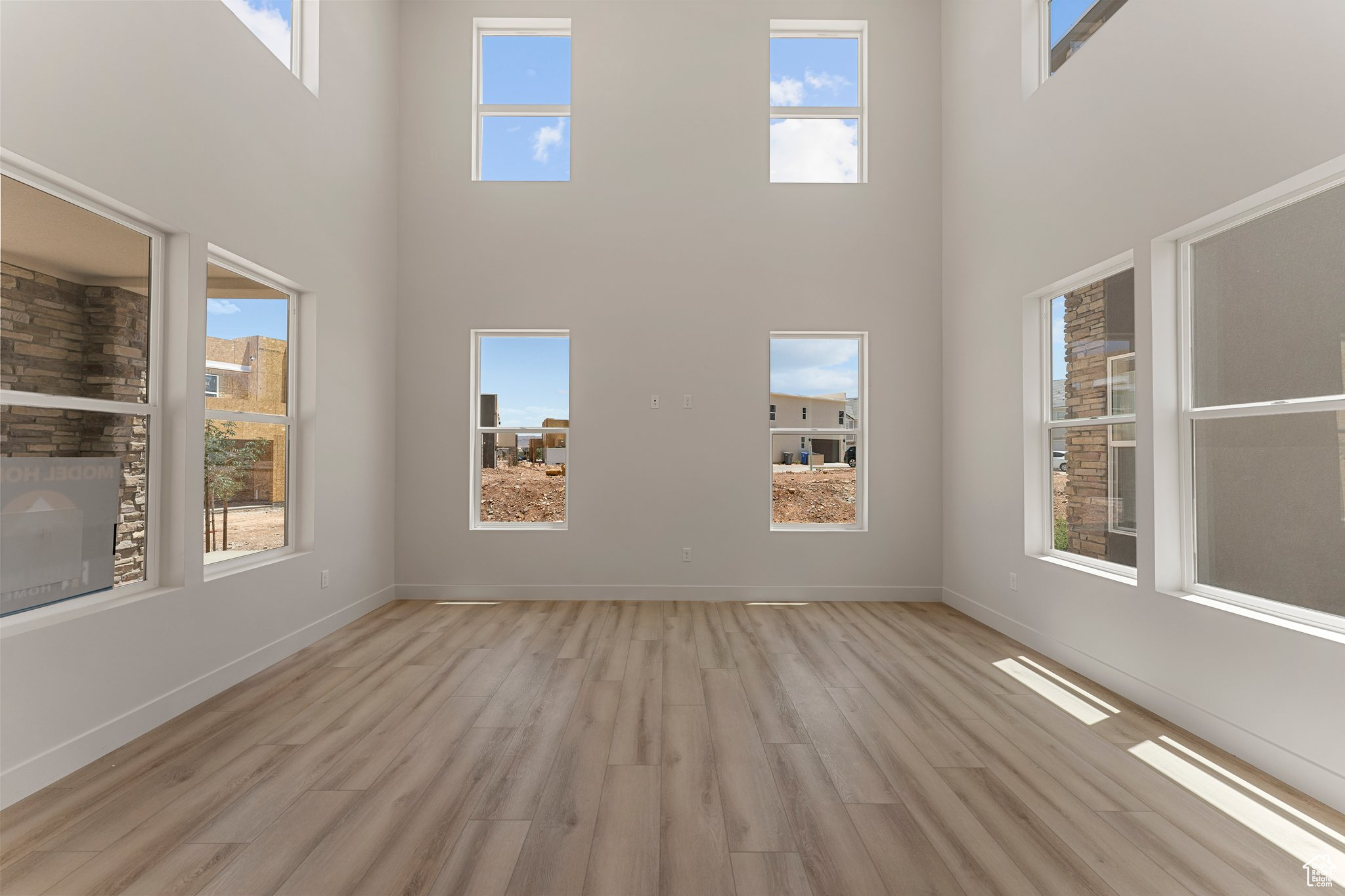 DESERT COLOR - Residential