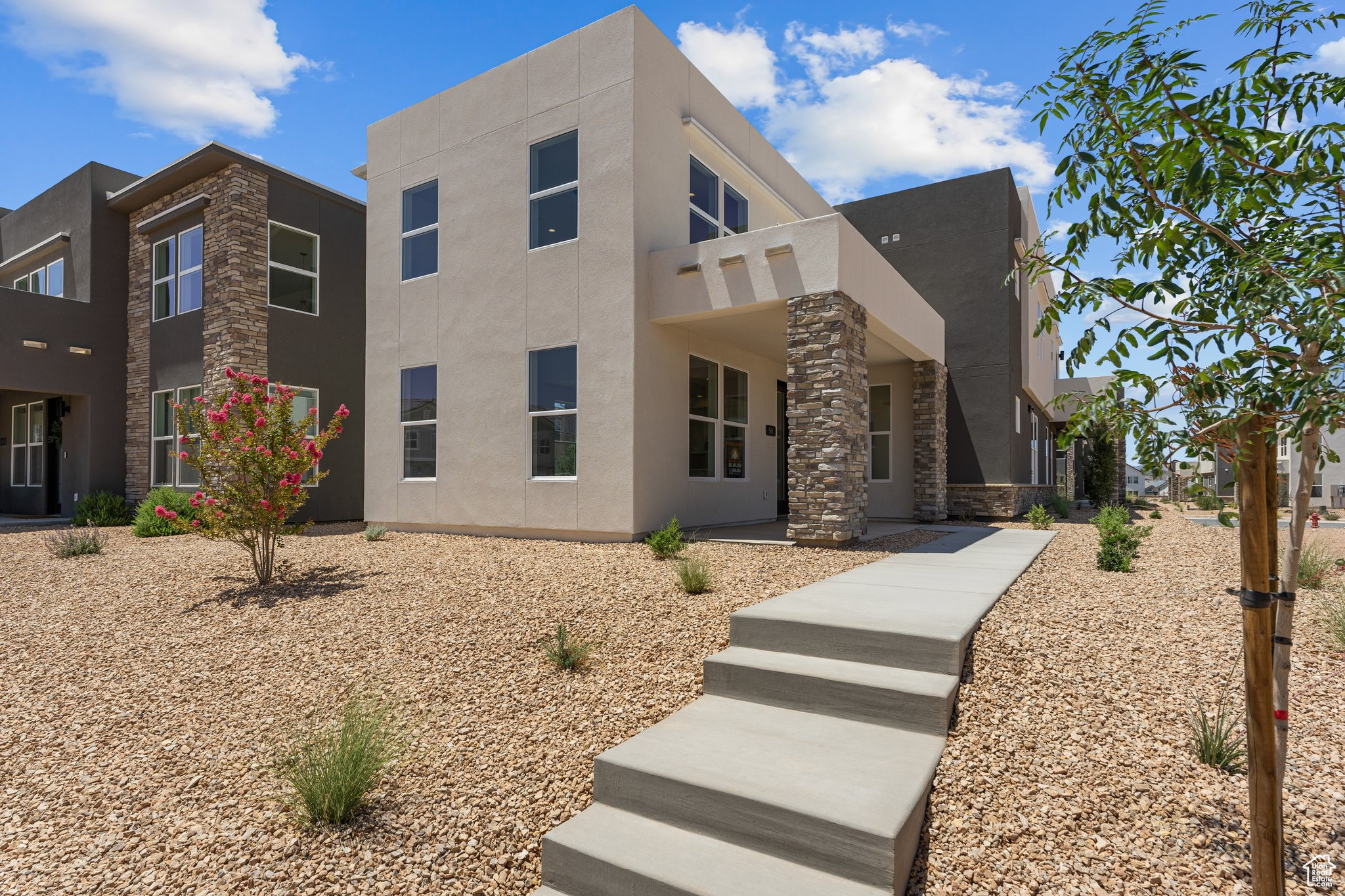 DESERT COLOR - Residential