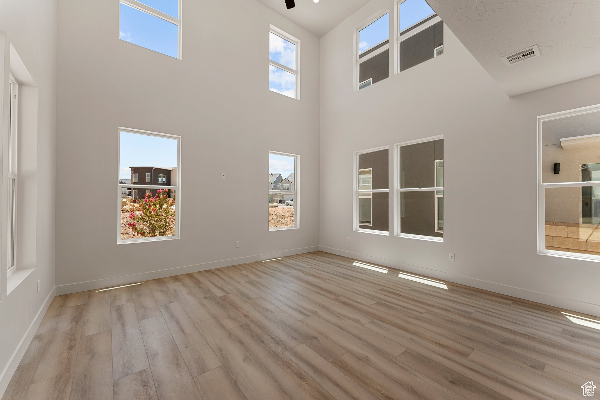 DESERT COLOR - Residential