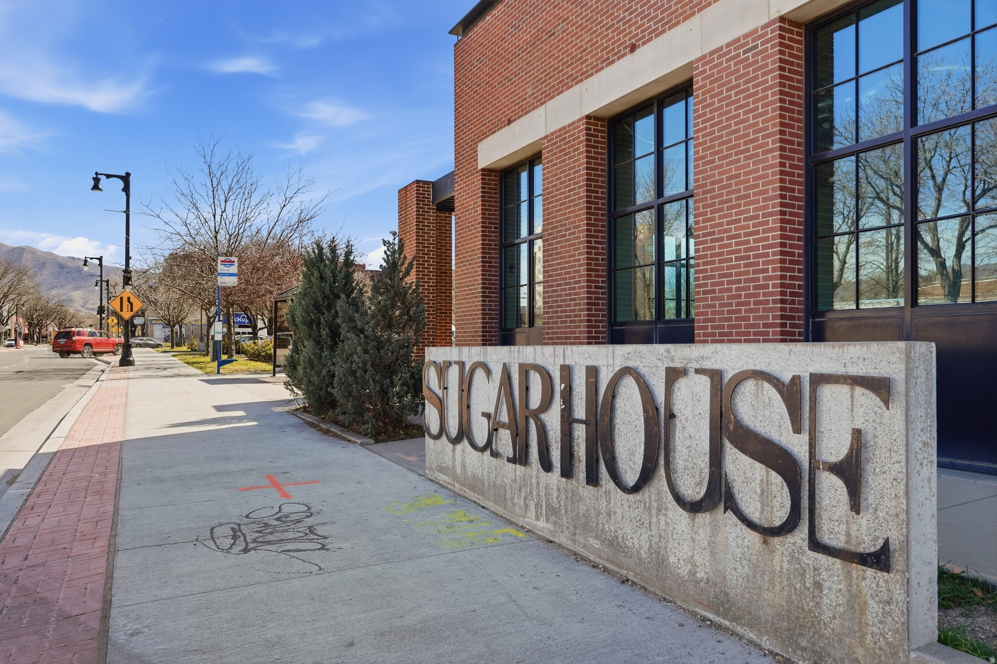 COUNTRY CLUB PLACE - Residential