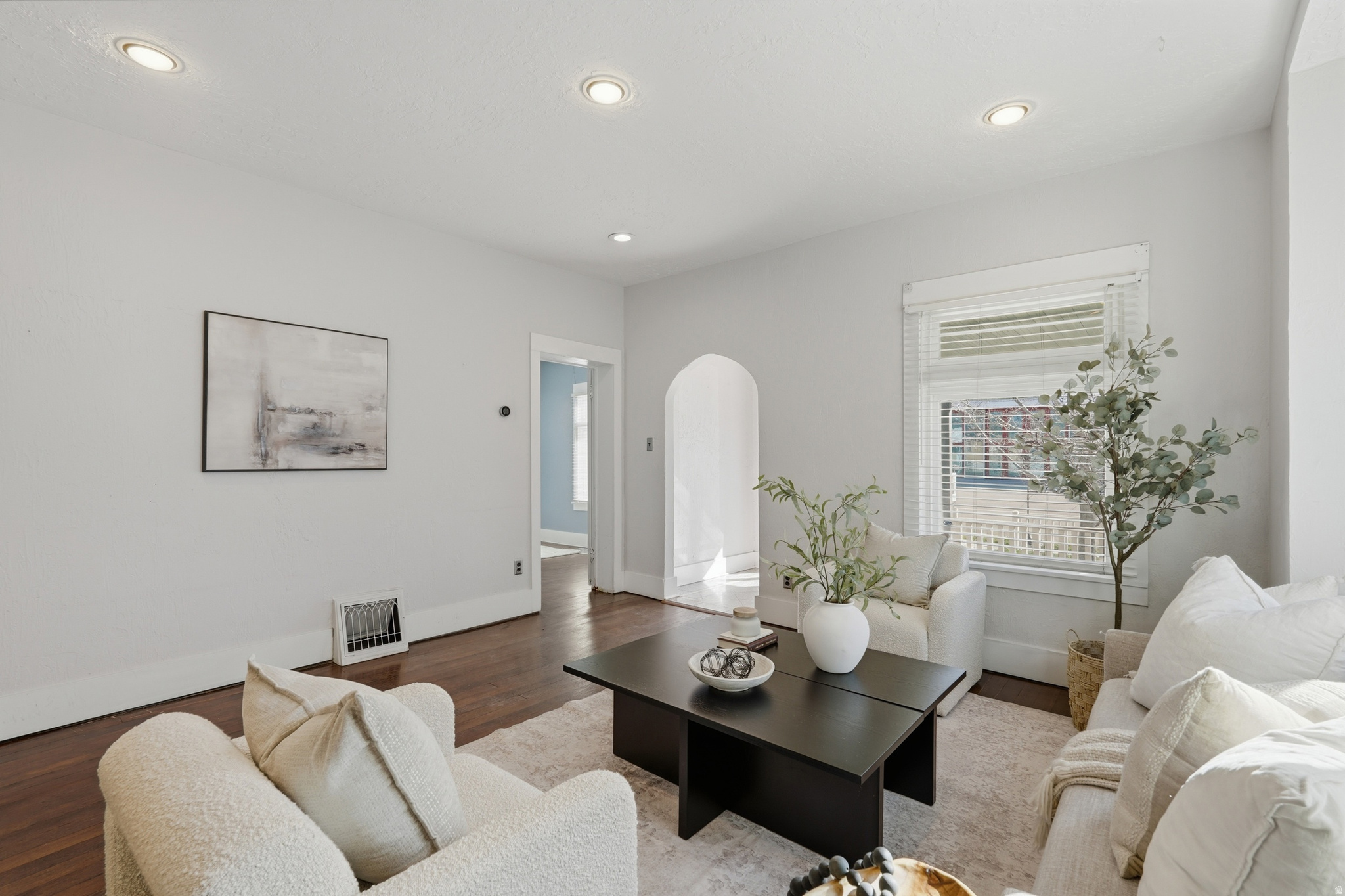 COUNTRY CLUB PLACE - Residential