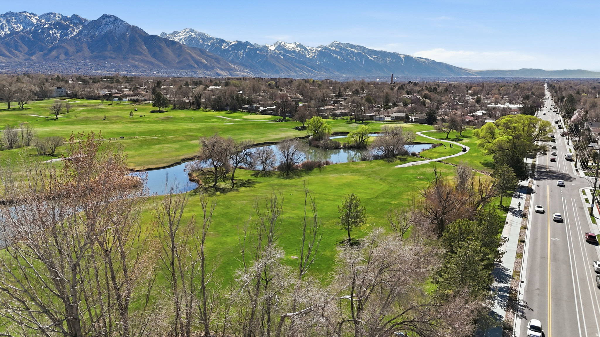 COUNTRY CLUB PLACE - Residential