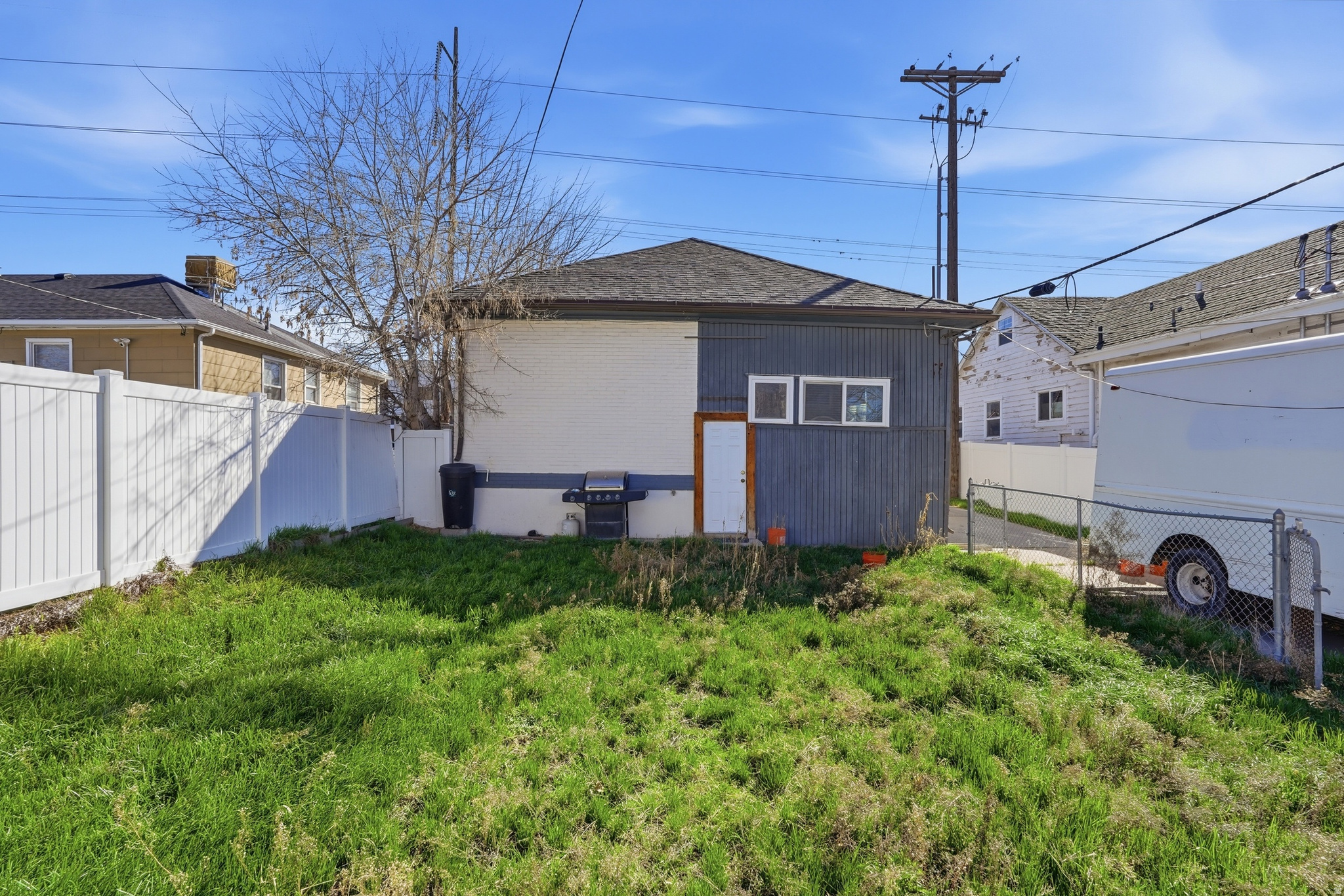 COUNTRY CLUB PLACE - Residential