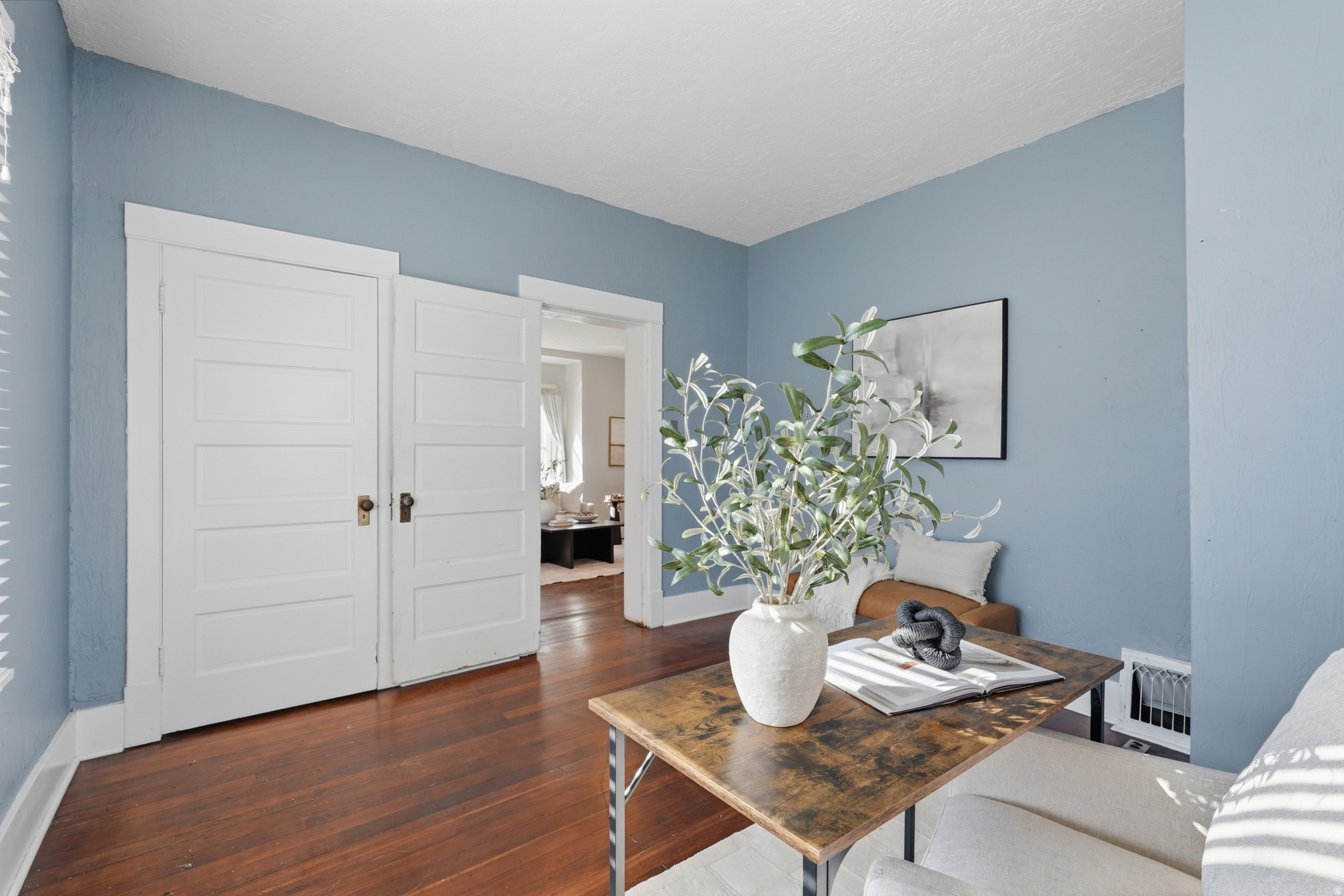 COUNTRY CLUB PLACE - Residential