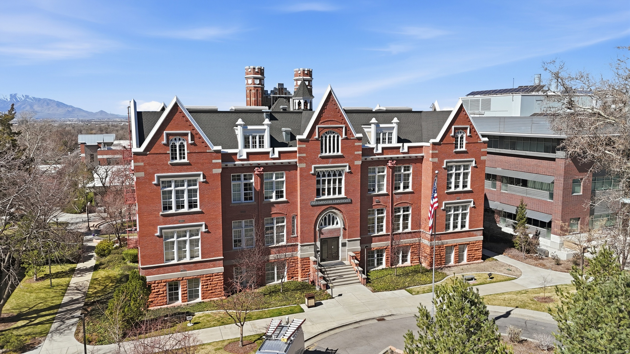 COUNTRY CLUB PLACE - Residential