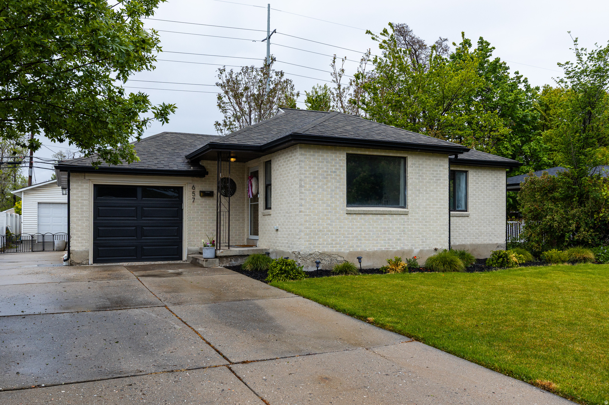 RIVERSIDE - Residential