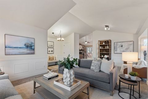 Tiny photo for 13898 S SUMMERSET CIR E, Draper, UT 84020 (MLS # 2133940)