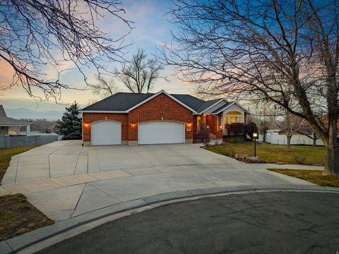 Photo of 13898 S SUMMERSET CIR E, Draper, UT 84020 (MLS # 2133940)