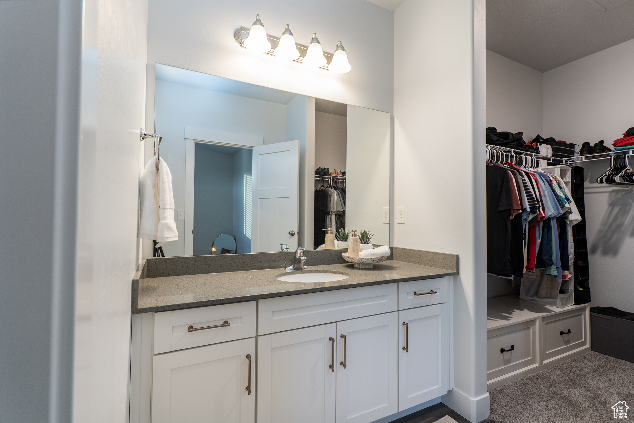 MOUNTAIN RIDGE - Residential