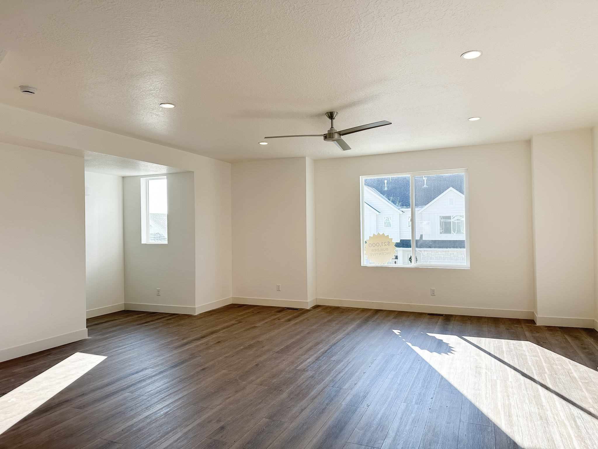 FOX CANYON TOWNHOMES - Residential