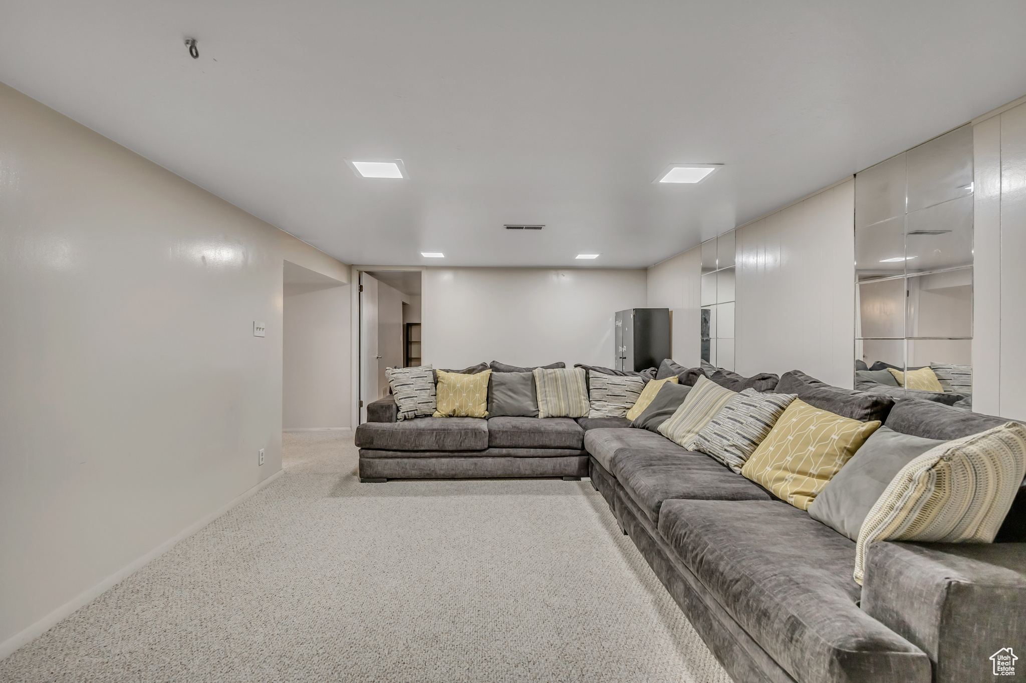 COLONY WEST - Residential