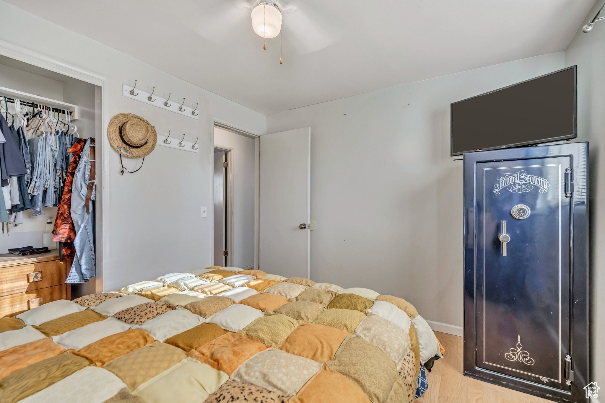 COLONY WEST - Residential