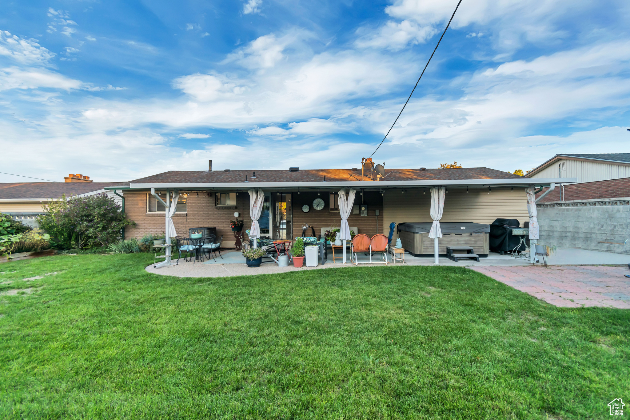 COLONY WEST - Residential