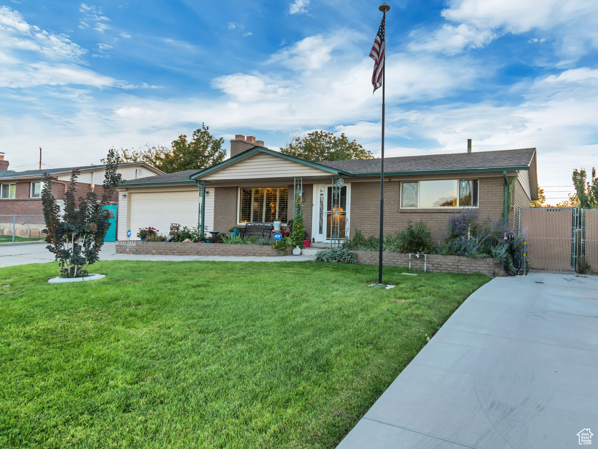 COLONY WEST - Residential
