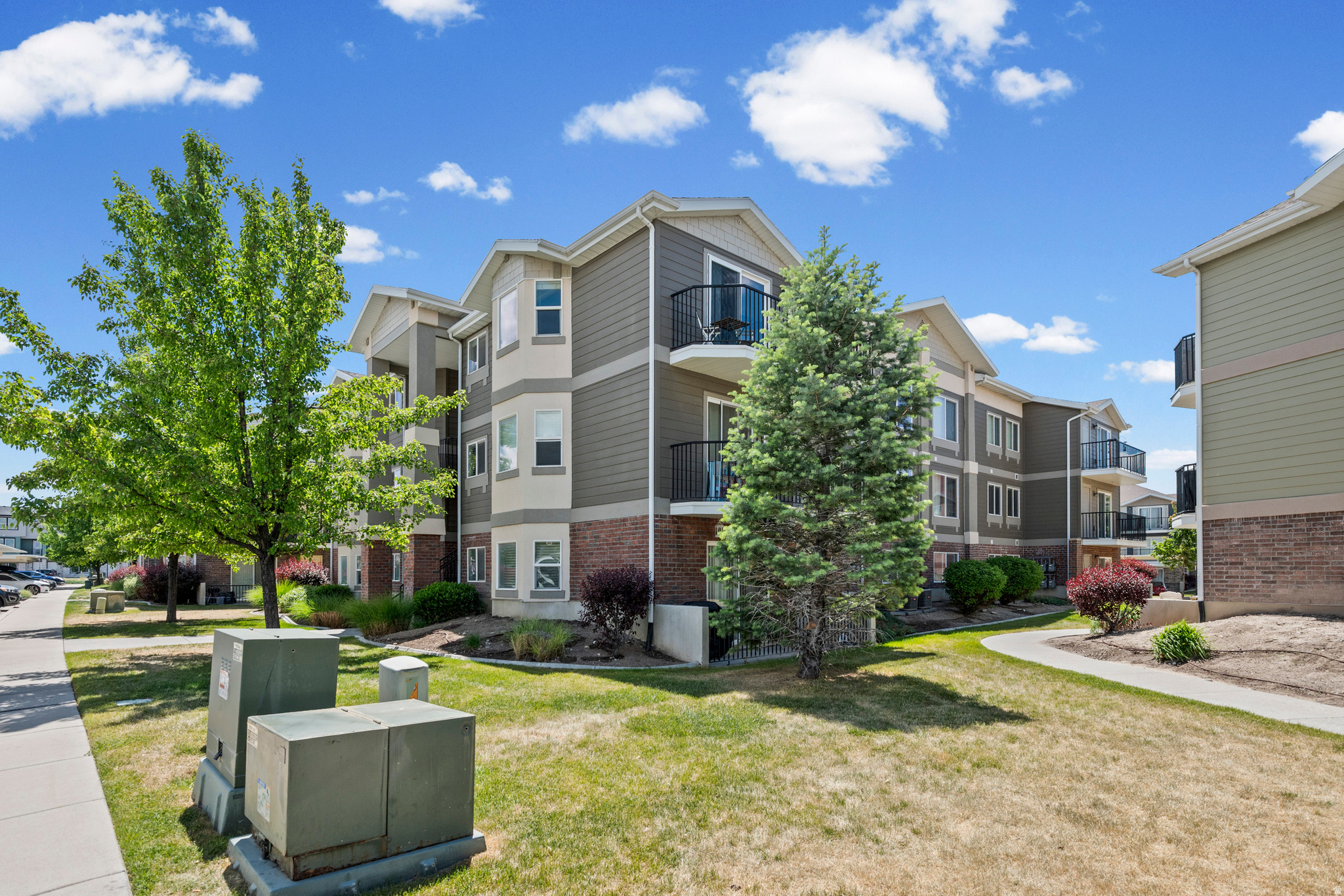 EAST TOWN VILLAGE - Residential