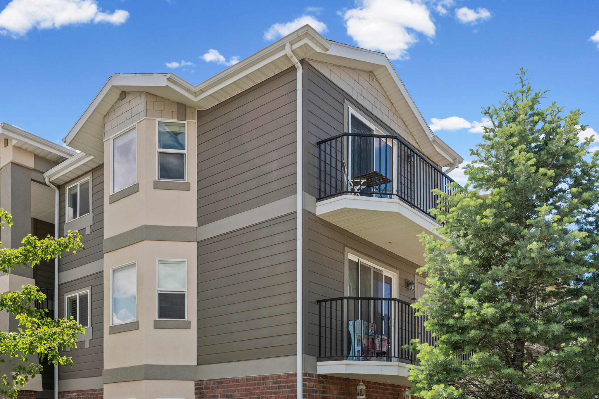 EAST TOWN VILLAGE - Residential