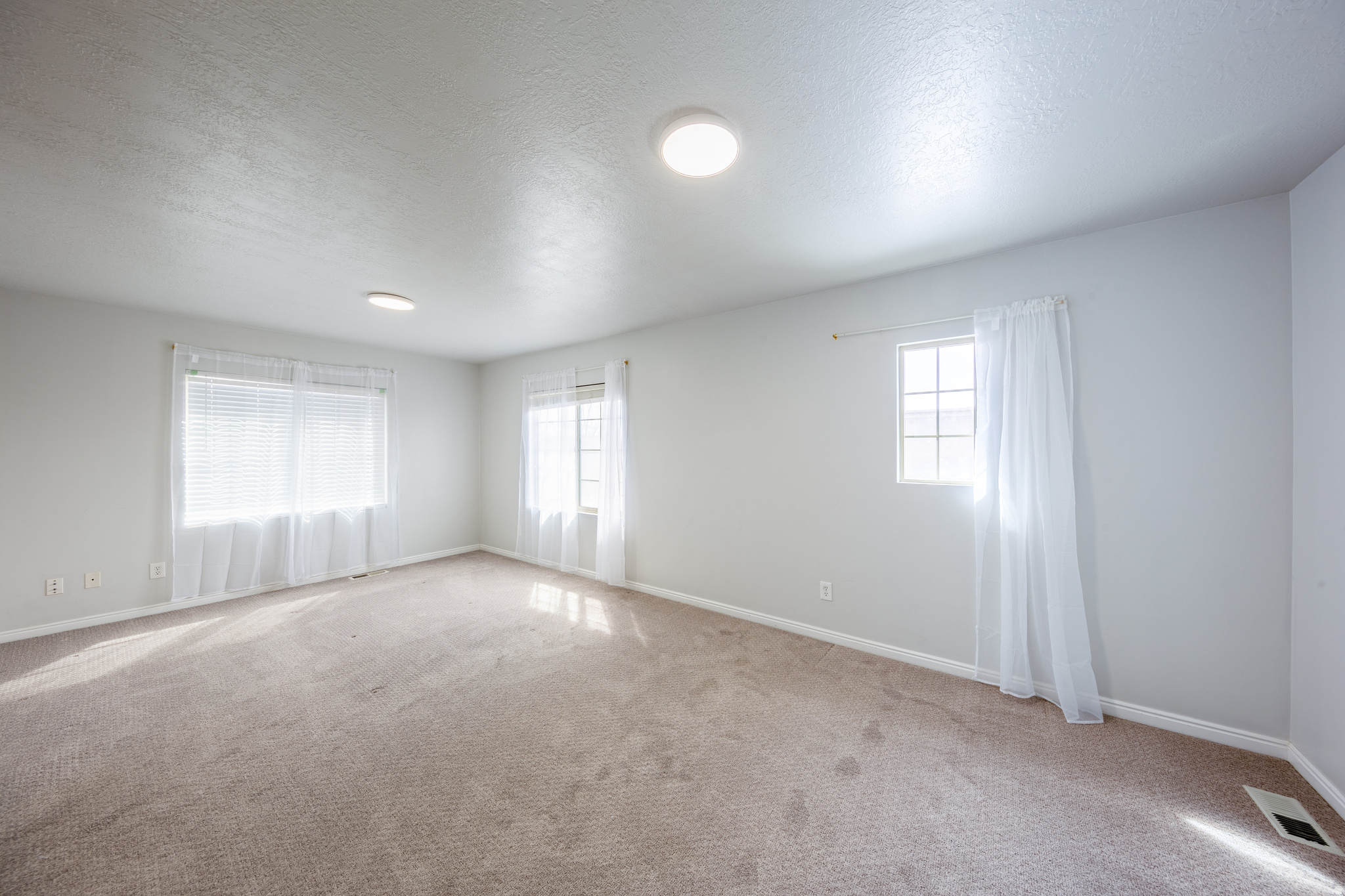 TOWNHOMES AT HIGHBURY COMMONS - Residential Lease