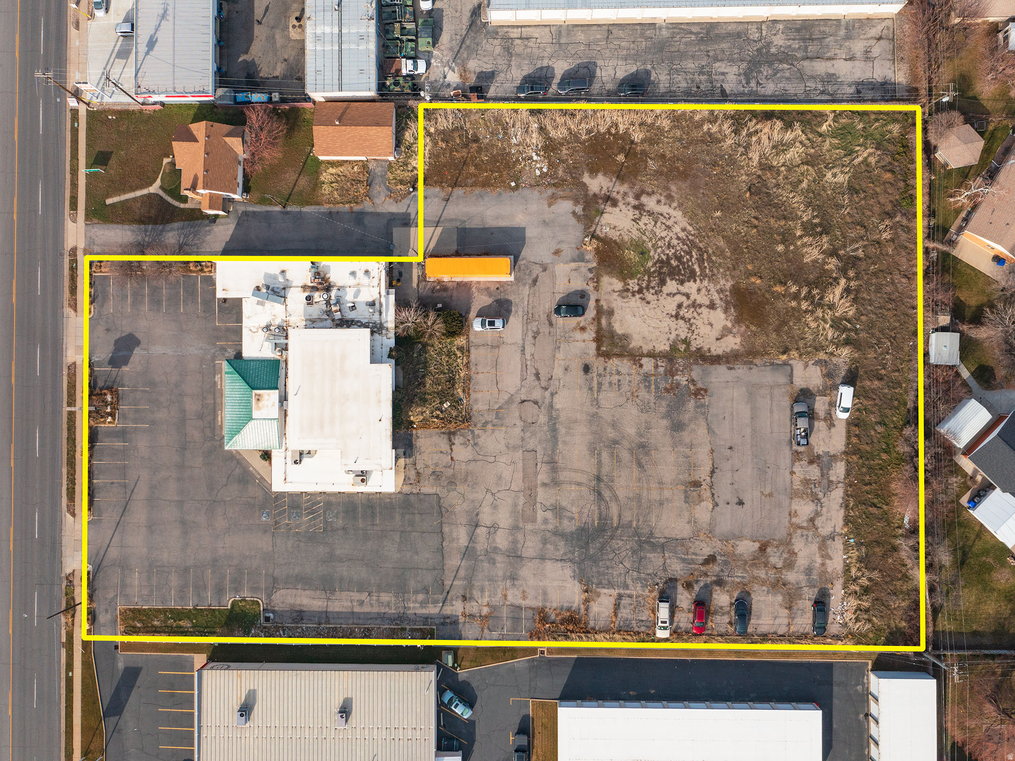 Main image without alt text