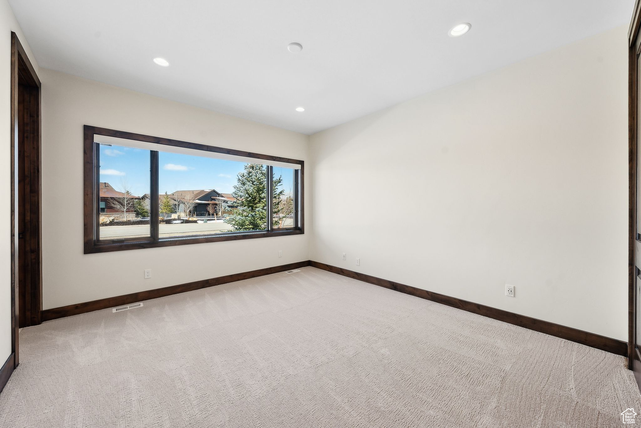 Kamas, Utah 84036, United States, 1 Bedroom Bedrooms, ,4 BathroomsBathrooms,Residential,Active,94617