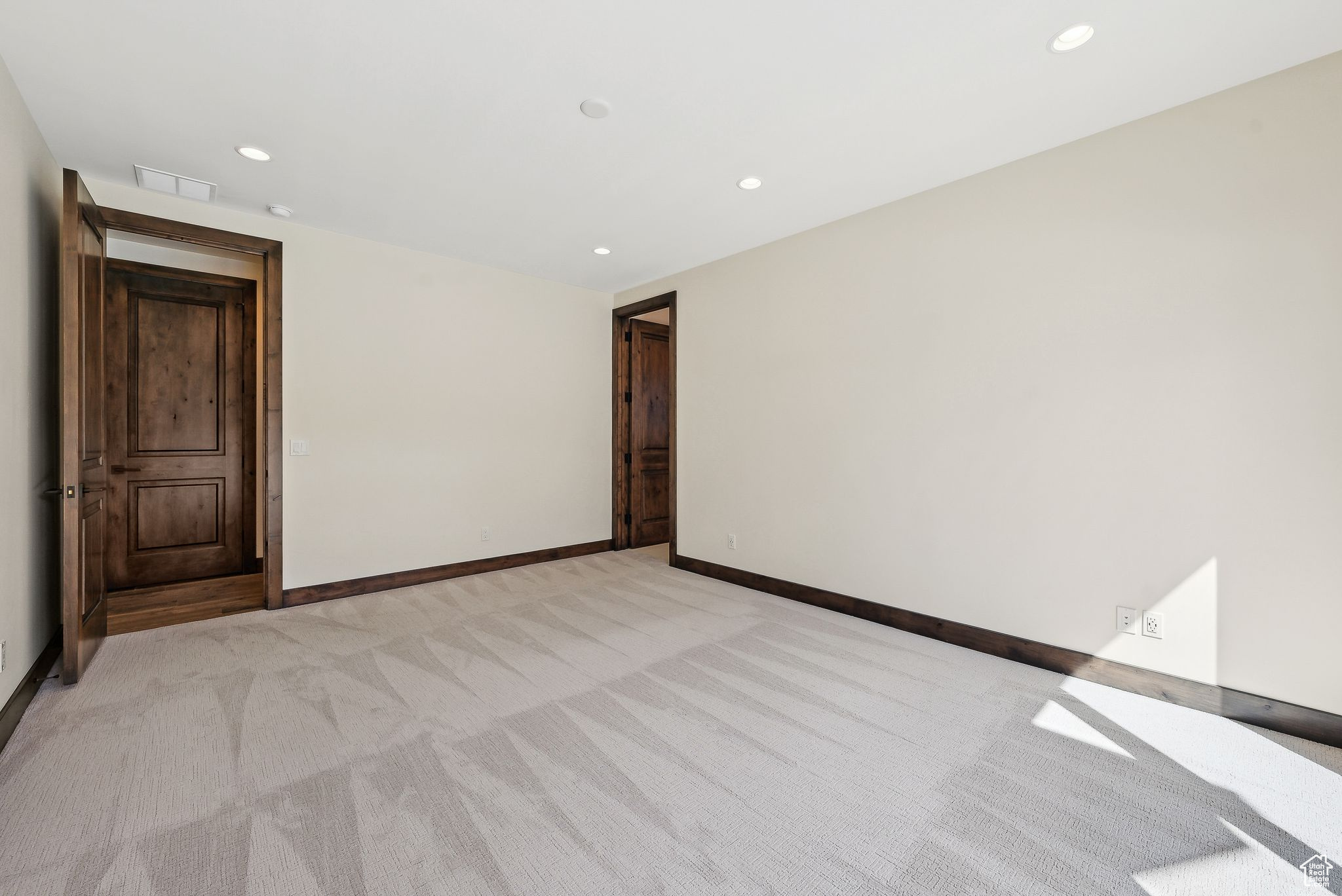 Kamas, Utah 84036, United States, 1 Bedroom Bedrooms, ,4 BathroomsBathrooms,Residential,Active,94617