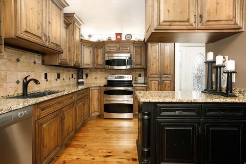 Tiny photo for 800 E 650 N, Layton, UT 84041 (MLS # 2133628)