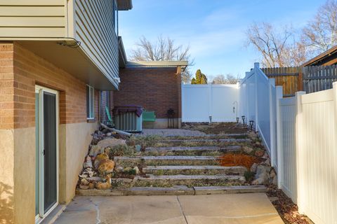 Tiny photo for 800 E 650 N, Layton, UT 84041 (MLS # 2133628)
