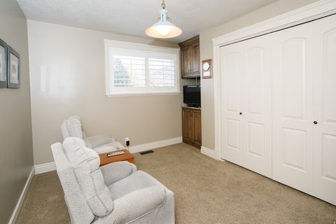 Tiny photo for 800 E 650 N, Layton, UT 84041 (MLS # 2133628)