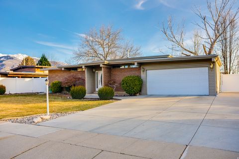Tiny photo for 800 E 650 N, Layton, UT 84041 (MLS # 2133628)