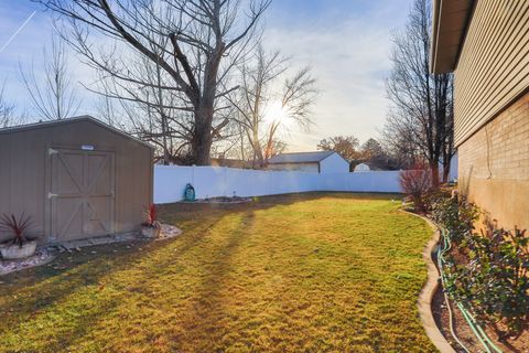 Tiny photo for 800 E 650 N, Layton, UT 84041 (MLS # 2133628)