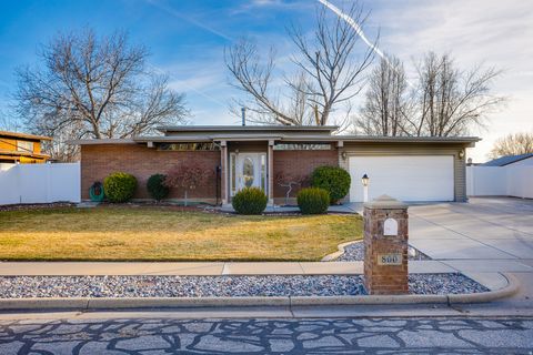 Photo of 800 E 650 N, Layton, UT 84041 (MLS # 2133628)