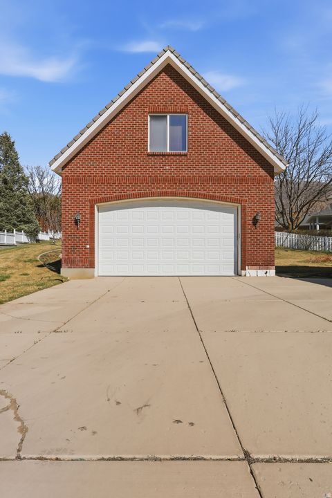 Tiny photo for 2076 SUMMERWOOD DR, Farmington, UT 84025 (MLS # 2145357)