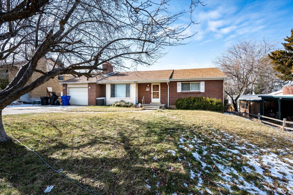 Photo of 2372 S 200 E, Bountiful, UT 84010 (MLS # 2176062)
