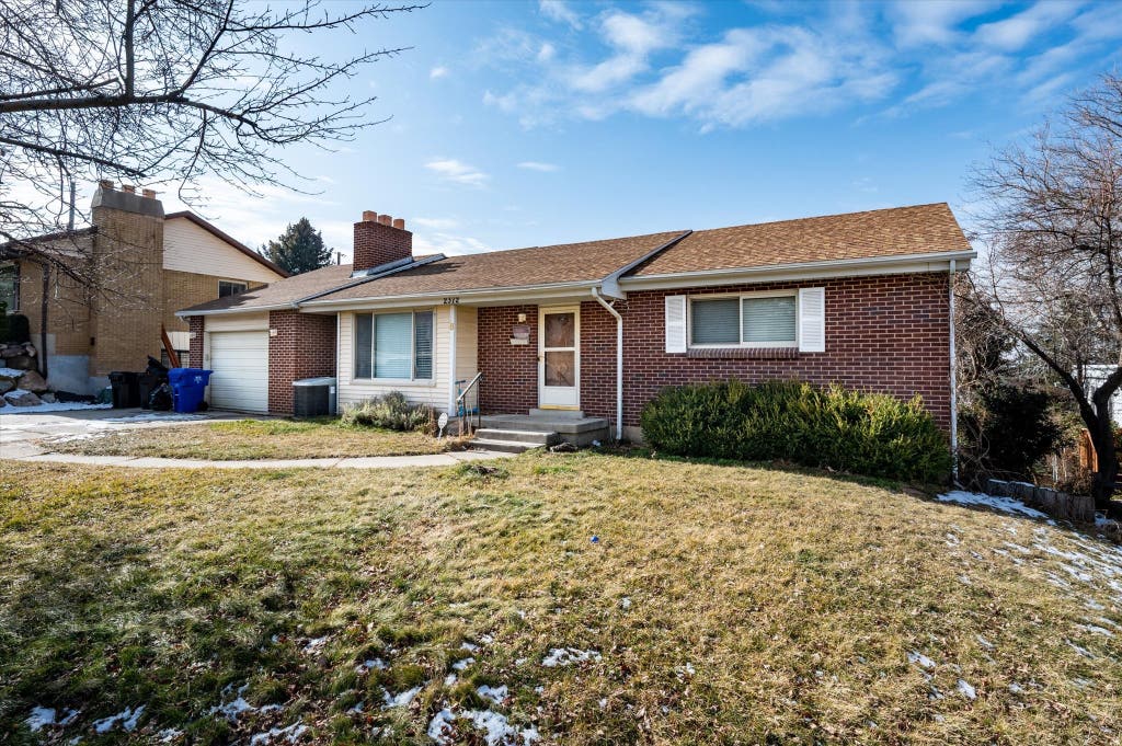 Photo of 2372 S 200 E, Bountiful, UT 84010 (MLS # 2176062)