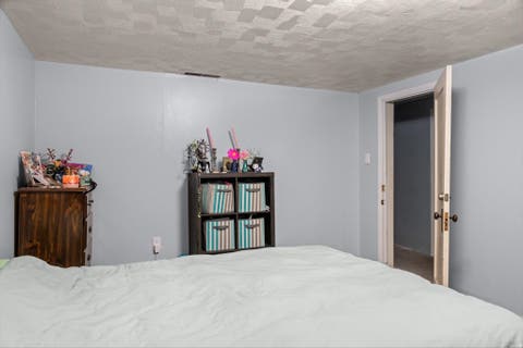 Tiny photo for 2372 S 200 E, Bountiful, UT 84010 (MLS # 2176062)