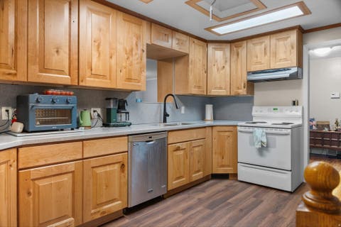 Tiny photo for 2372 S 200 E, Bountiful, UT 84010 (MLS # 2176062)